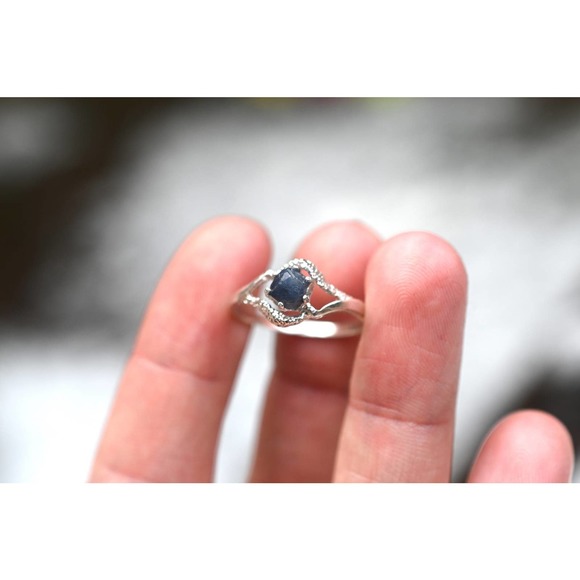 Montana sapphire ring, alternative engagement rings size 3 4 5 6 7 8 9 - Picture 2 of 4